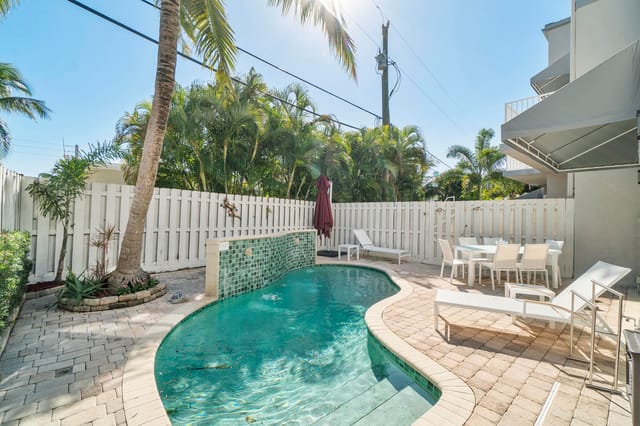 4218 Sea Grape Drive, Lauderdale-By-The-Sea, FL 33308