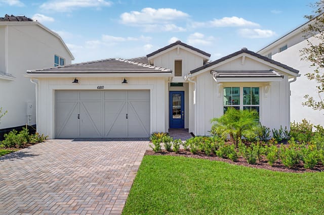 6810 SE LOST PINE Drive, Stuart, FL 34997