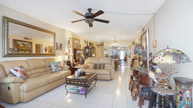LIVINGROOM