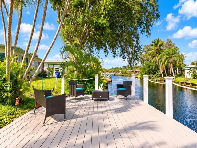 231 SE PARADISE Place, Stuart, FL 34997