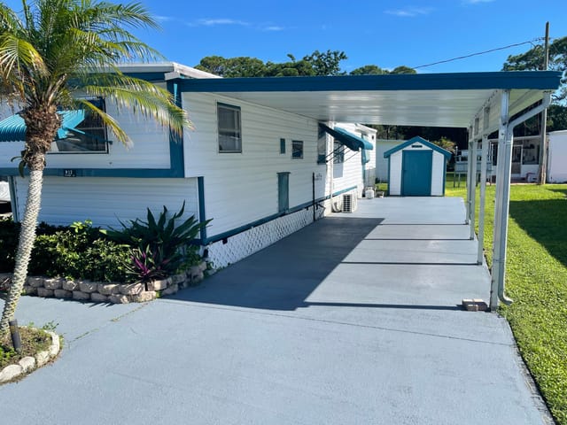 5400 SE Jack Avenue M13, Stuart, FL 34997