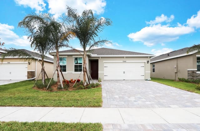 7242 SE PINE VALLEY Court, Hobe Sound, FL 33455