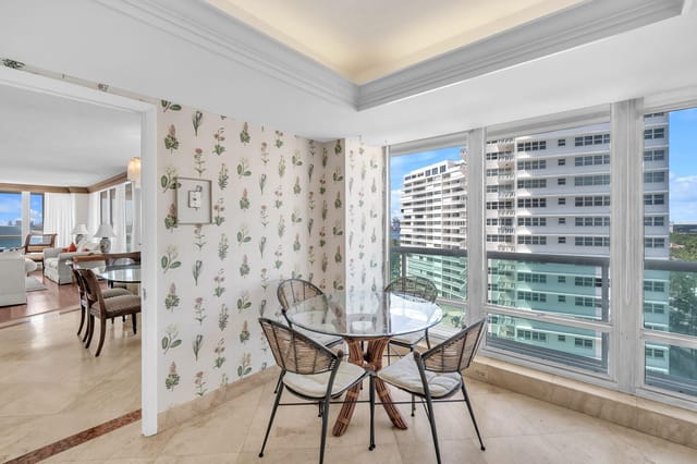 Breakfast Nook