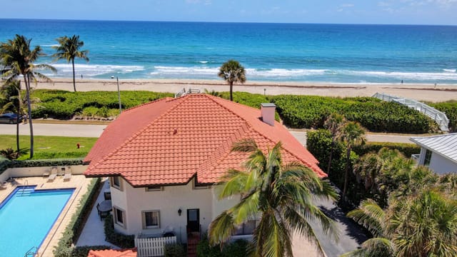 5450 OLD OCEAN Boulevard 2, Ocean Ridge, FL 33435