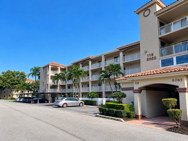 6065 POINTE REGAL Circle 301, Delray Beach, FL 33484