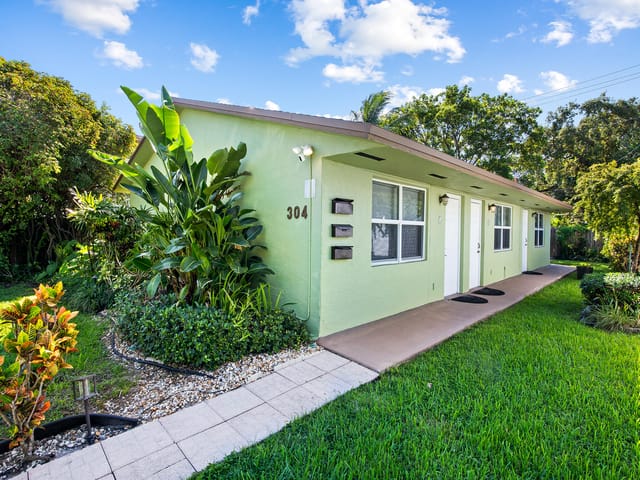 304 SW 16th Court 1-3, Fort Lauderdale, FL 33315