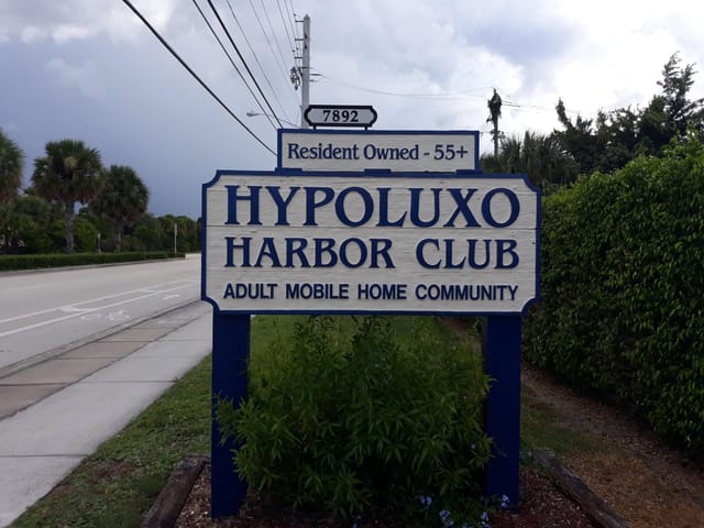 13 N LOAFING Street N, Hypoluxo, FL 33462