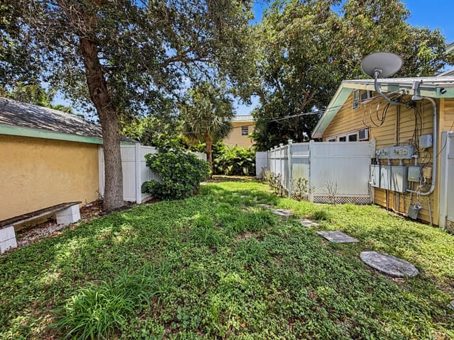 201 S Swinton Avenue B, Delray Beach, FL 33444