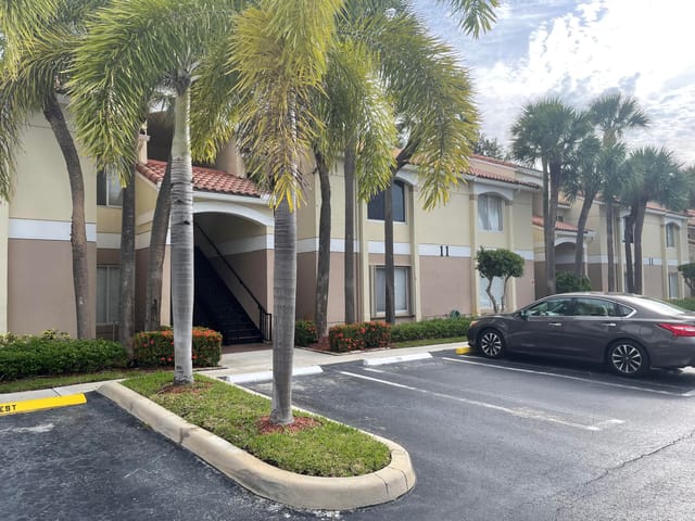 815 W Boynton Beach Boulevard 11-203, Boynton Beach, FL 33426