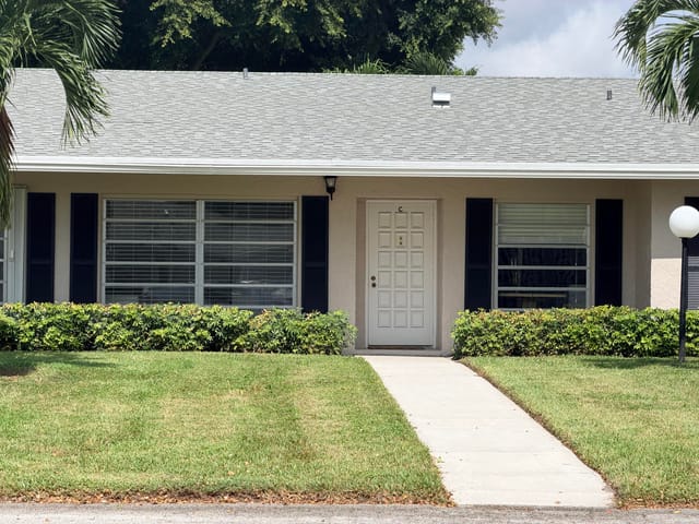 2521 Juniper Drive 11-C, Delray Beach, FL 33445