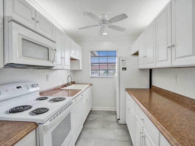 NICE KITCHEN