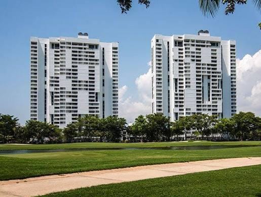 20355 NE 34TH Court 227, Aventura, FL 33180