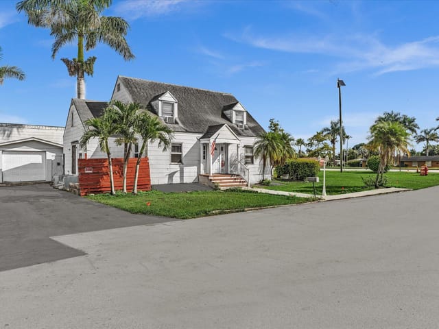 9 NW AVENUE D, Belle Glade, FL 33430