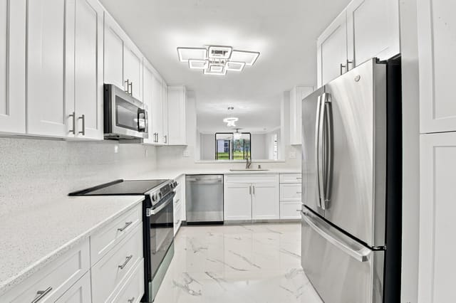 15324 LAKES OF DELRAY Boulevard 105, Delray Beach, FL 33484