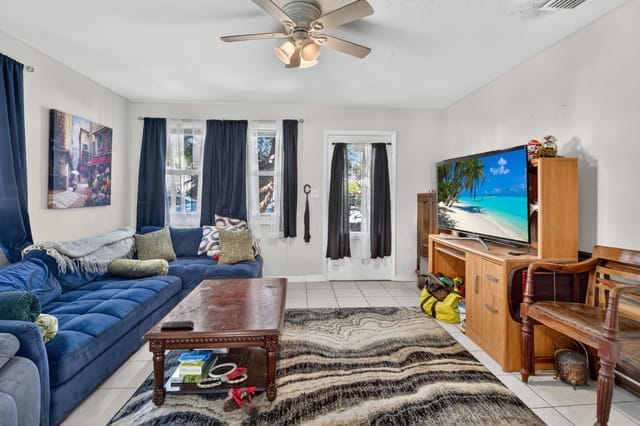 9-1340-Longwood-St-8