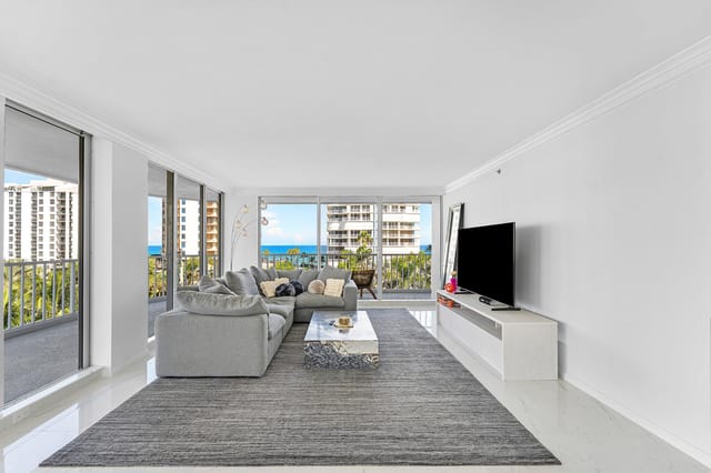 009-3210SouthOceanBoulevard-604-Highland