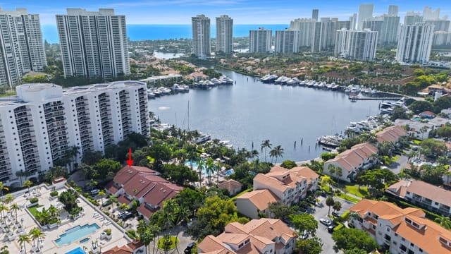 3602 YACHT CLUB Drive 401, Aventura, FL 33180