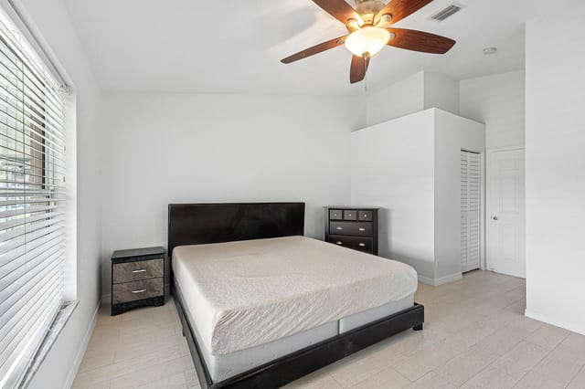 019-5427ClubCircle-Haverhill-FL-33415-SM