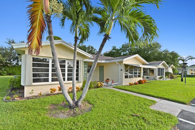 5181 LAKEFRONT Boulevard A, Delray Beach, FL 33484
