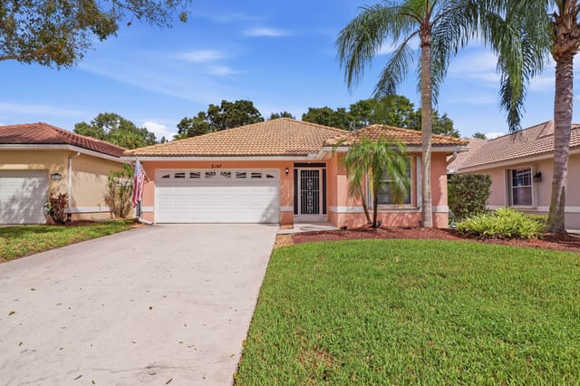 2107 SW Augusta Trace, Palm City, FL 34990