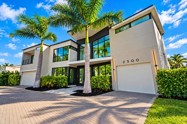 2500 Middle River Drive, Fort Lauderdale, FL 33305