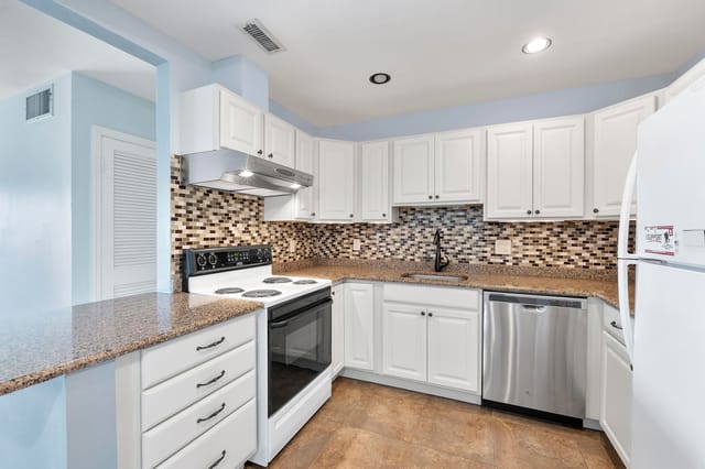 6253 Bay Club Drive 3, Fort Lauderdale, FL 33308