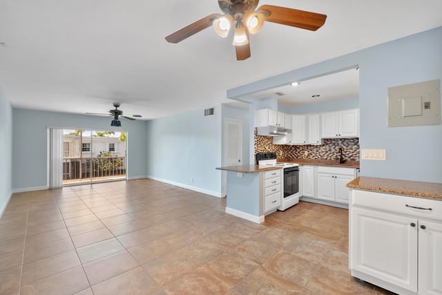 6253 Bay Club Dr unit 3_017