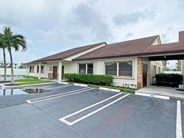 2135 S Congress Avenue B3, Palm Springs, FL 33461