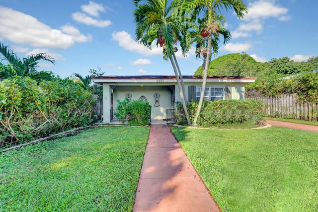 2809 Poinsettia Avenue, West Palm Beach, FL 33407
