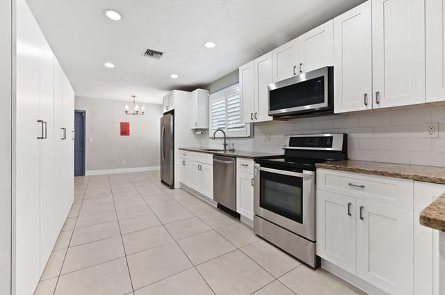 13 Kitchen 02