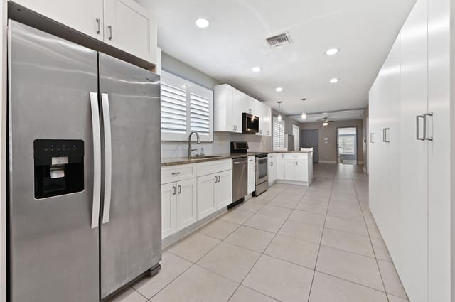 14 Kitchen 03