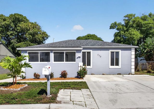 840 W 2ND Street, Riviera Beach, FL 33404