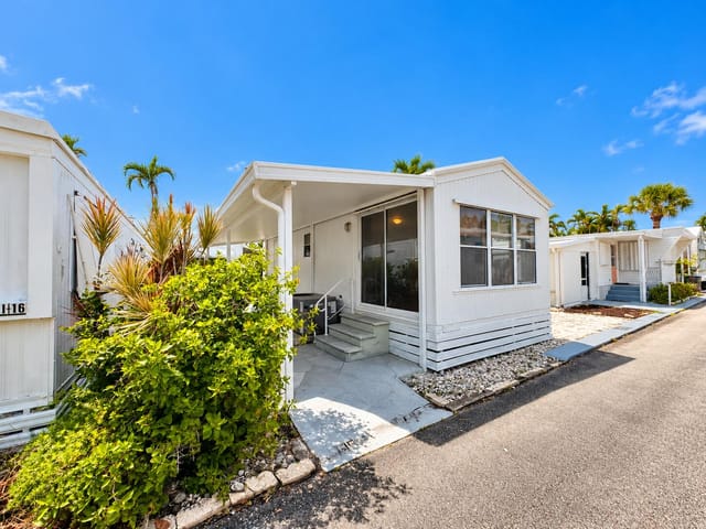 15 HIBISCUS Drive I, Briny Breezes, FL 33435