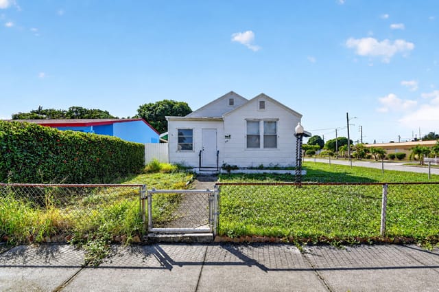 529 23RD Avenue N, Lake Worth Beach, FL 33460