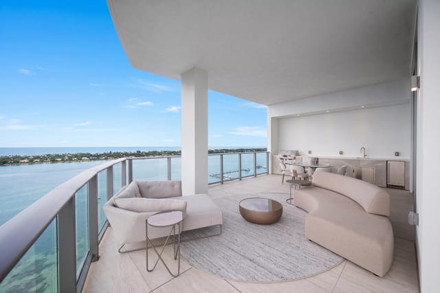 4714 N FLAGLER Drive 2101, West Palm Beach, FL 33407