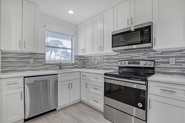 4575 LUCERNE LAKES Boulevard 103, Lake Worth, FL 33467