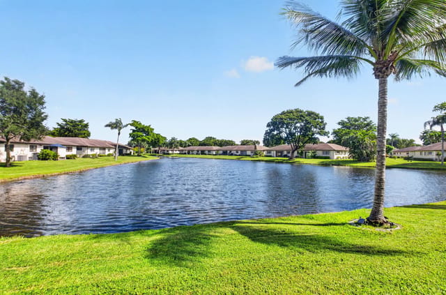 4855 EQUESTRIAN Road A, Boynton Beach, FL 33436