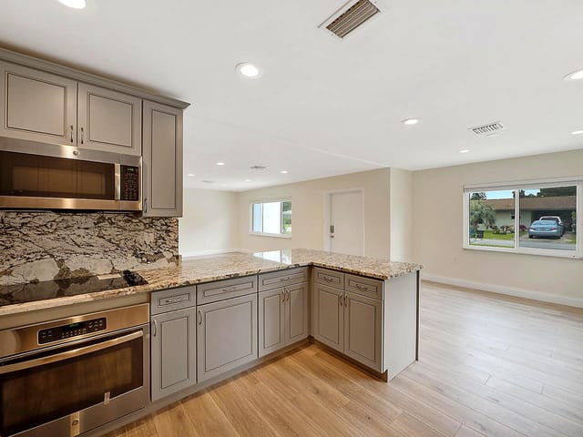 976-SW-37th-St-06-kitchen-to-living