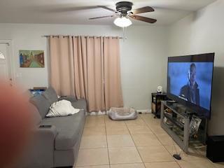 Living Room 2200