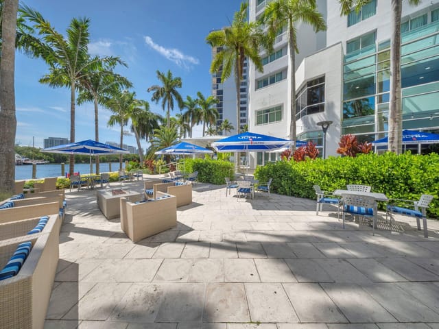 Outdoor Patio 2 - G-one