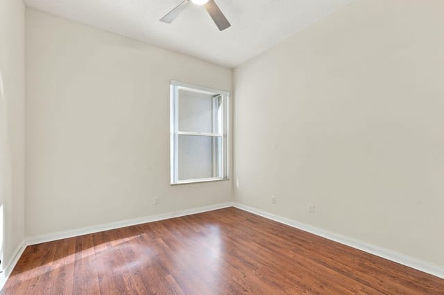 8-web-or-mls-7492_SE_Marsh_Fern_Lane_037