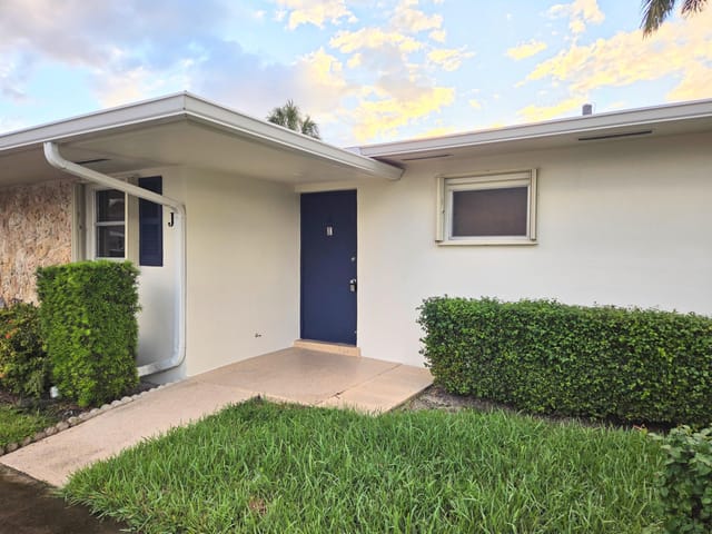 2640 DUDLEY Drive E J, West Palm Beach, FL 33415