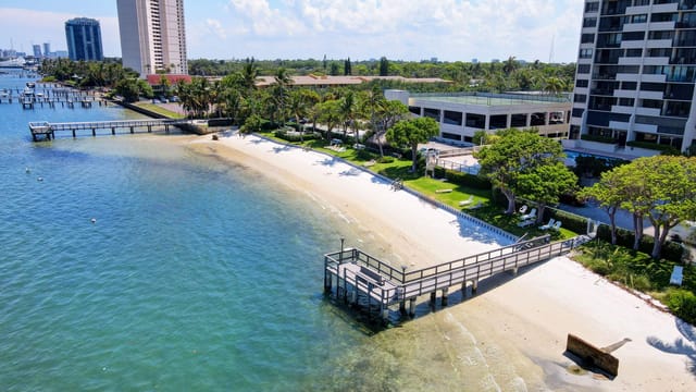 5600 N FLAGLER Drive 306, West Palm Beach, FL 33407