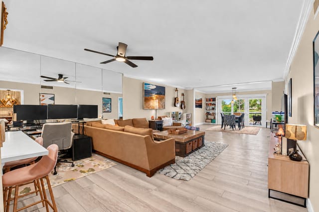 250 JOHN F KENNEDY Drive 208, Atlantis, FL 33462