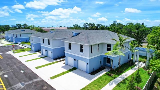 3871 PATIO Court 1, Lake Worth, FL 33461