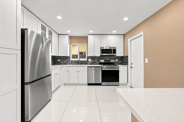6812 OAKHILL Hill, North Lauderdale, FL 33068