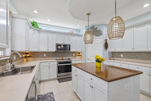 12-web-or-mls-Misty Oaks Cir-S2610-012