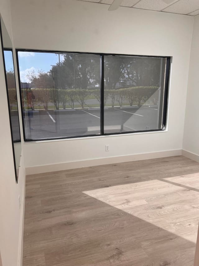 Middle office suite