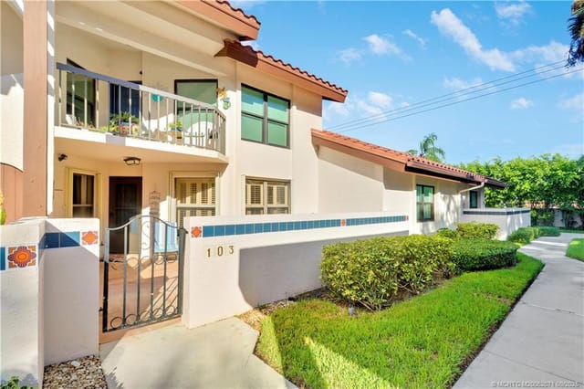 6011 SE Martinique Drive 103, Stuart, FL 34997