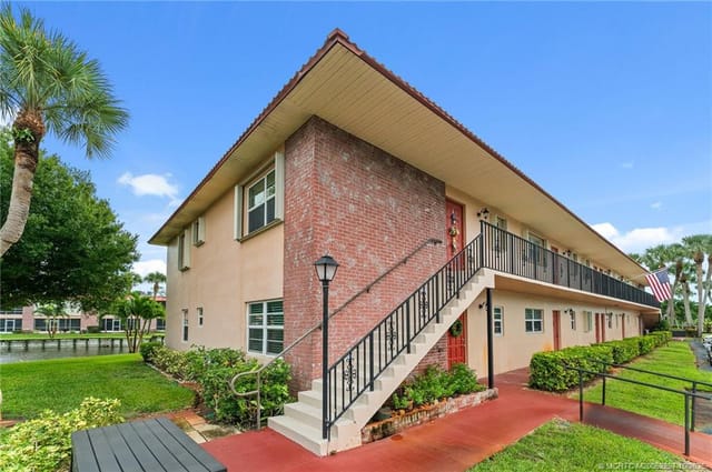 1901 SW Palm City Road A, Stuart, FL 34994